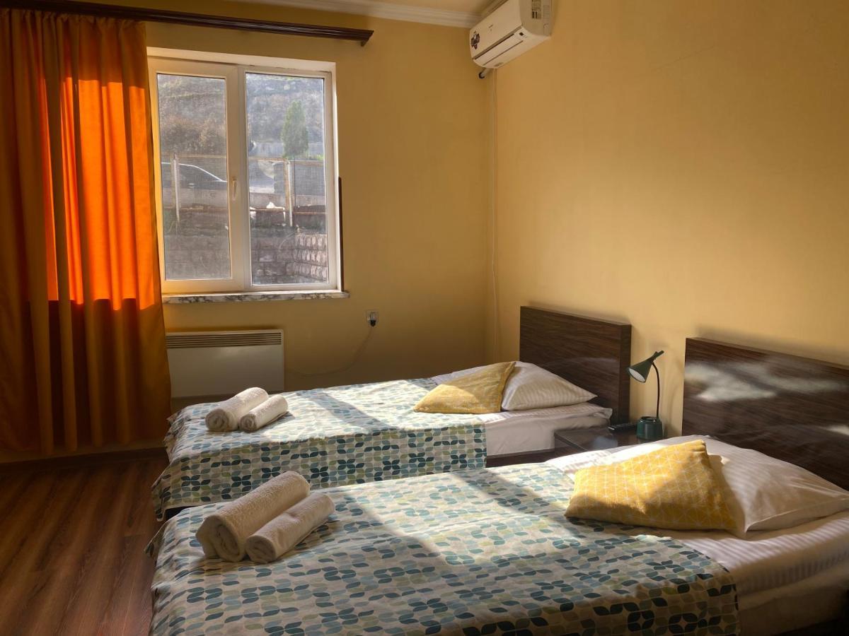 Guesthouse Aygestan 耶烈万 外观 照片
