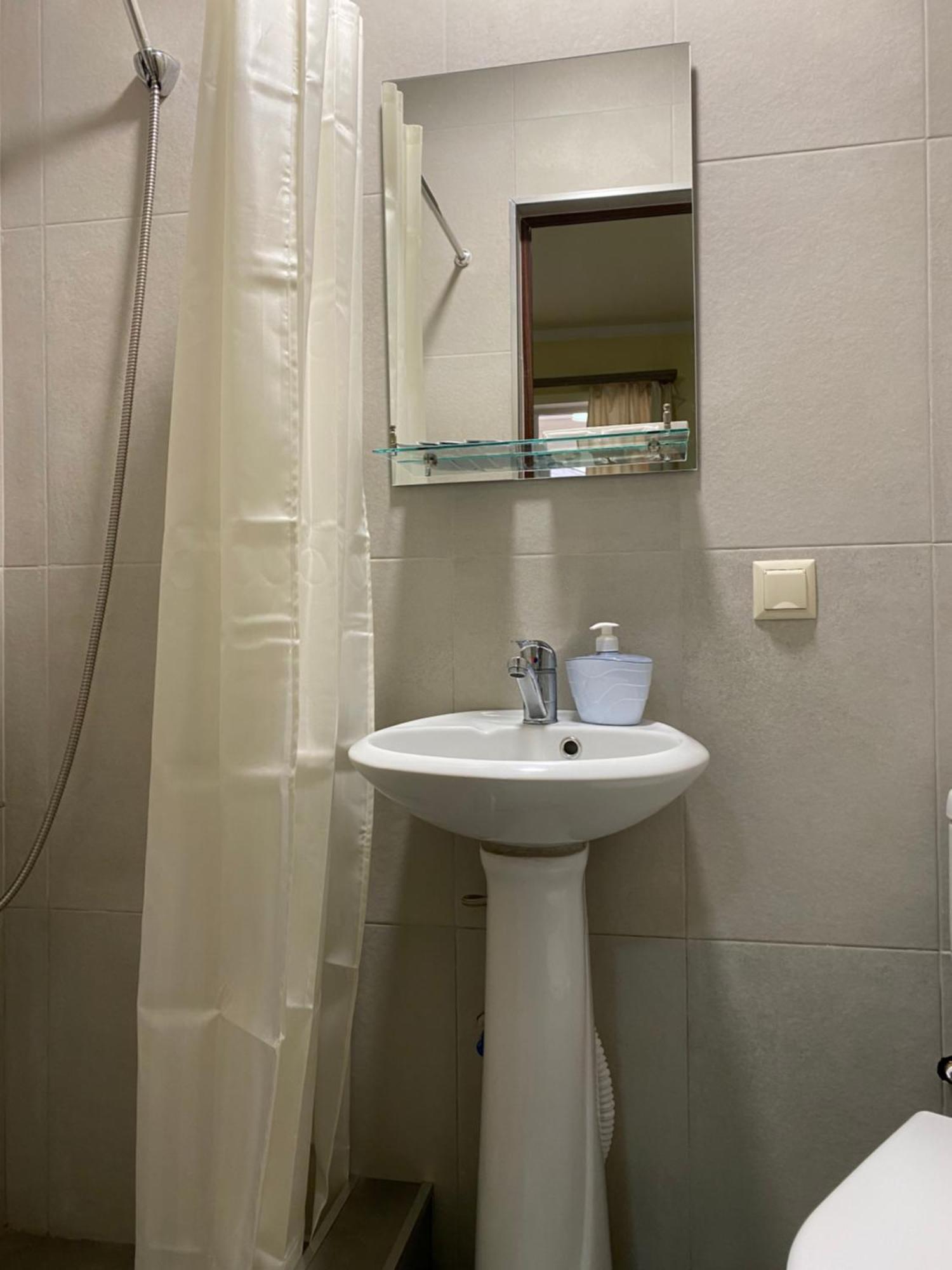 Guesthouse Aygestan 耶烈万 外观 照片