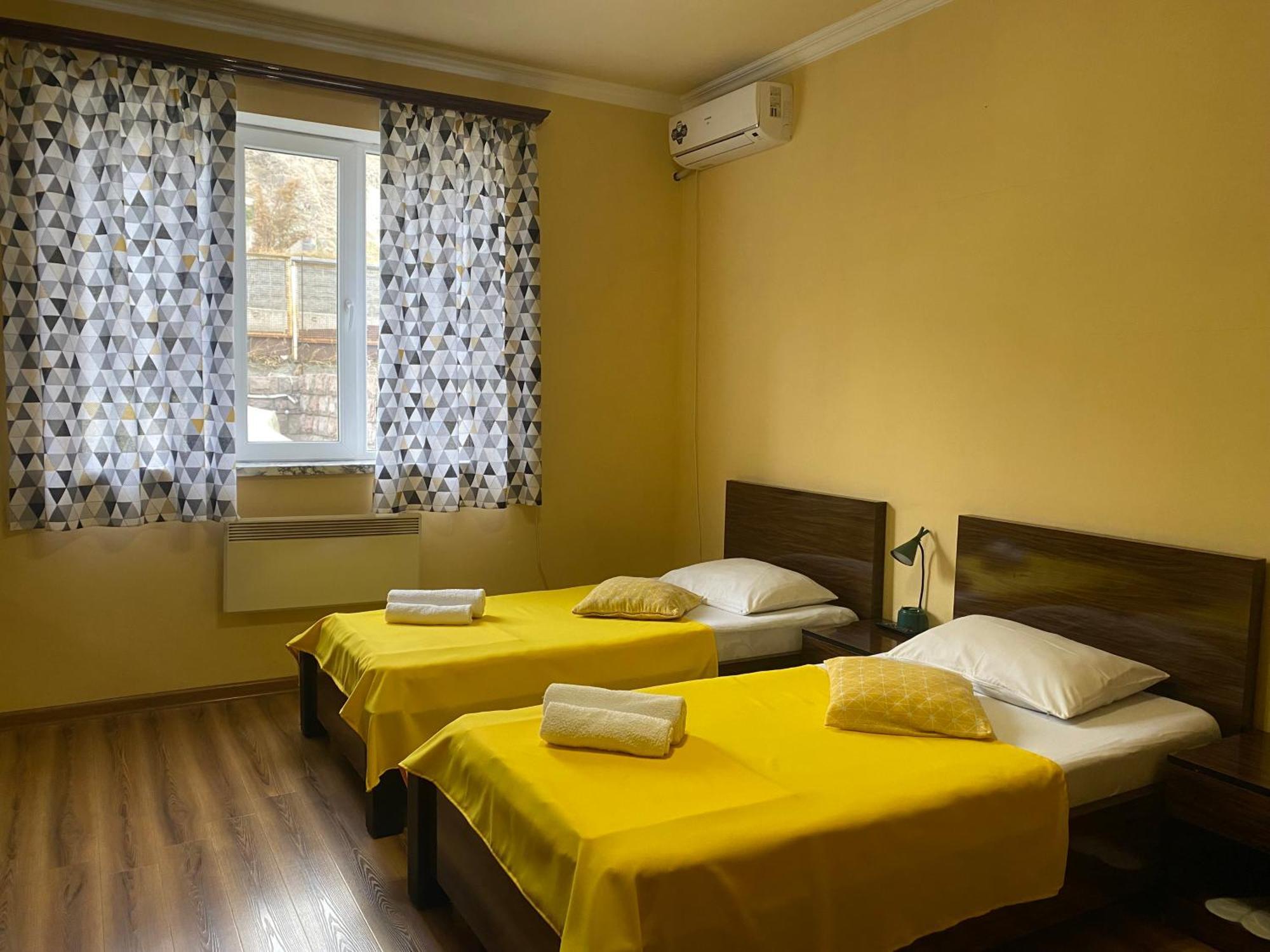 Guesthouse Aygestan 耶烈万 外观 照片